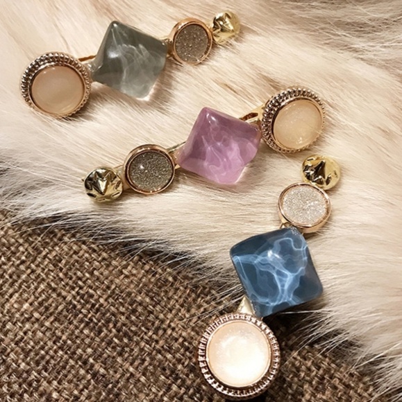 Vintage Look Krystal Hair Clips - Picture 4 of 4